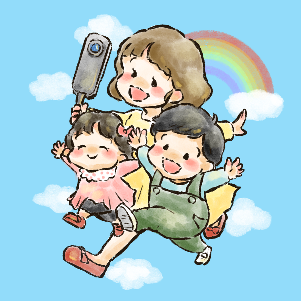 カメラを持ったママと、はしゃぐ2人の子どもたち